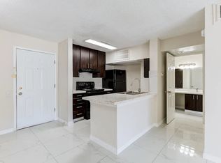 Star Voss, Houston, TX 77057