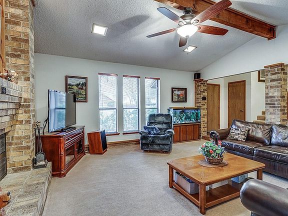 5th image of 631 Villa Creek Dr