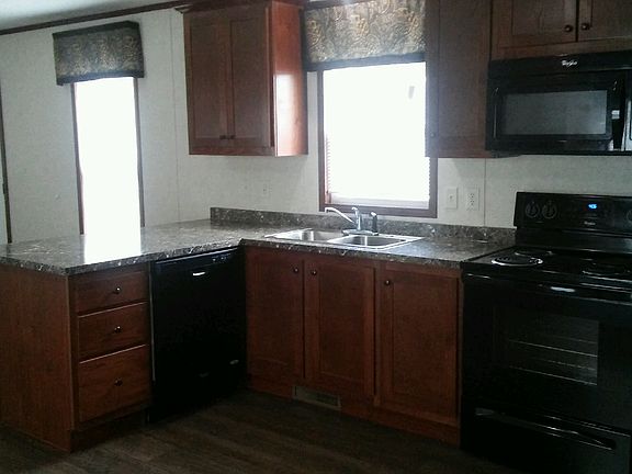 3rd image of 114 Irma Ln #114