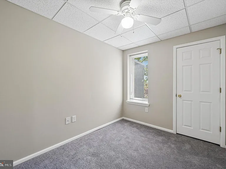 431 Iroquois St — Photo 11