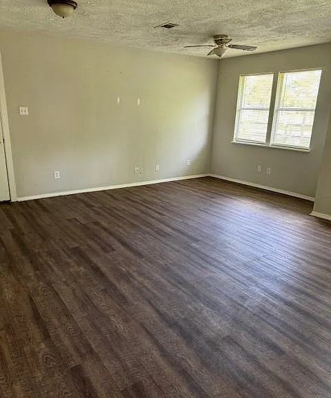 1208 Glendale St — Photo 5