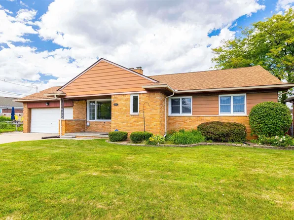 22501 E Eleven Mile Rd, Saint Clair Shores, MI 48081