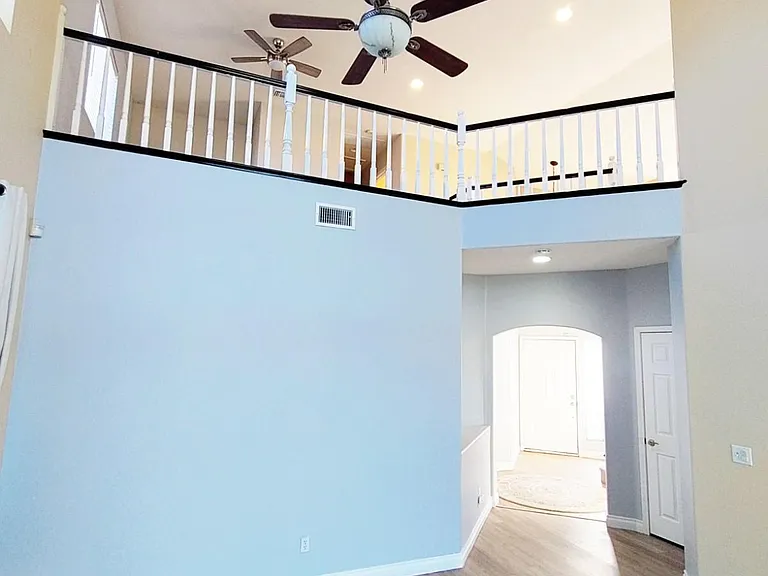 28414 Champions Dr — Photo 6