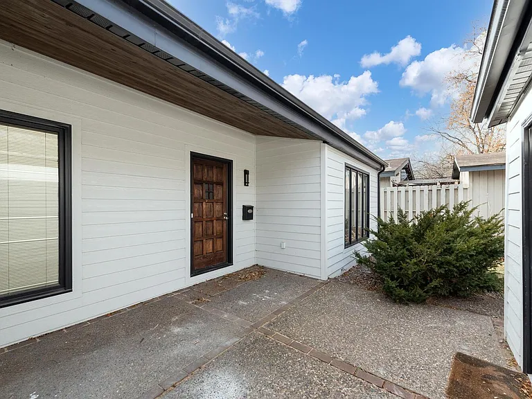 5329 Interlachen Blvd — Photo 2