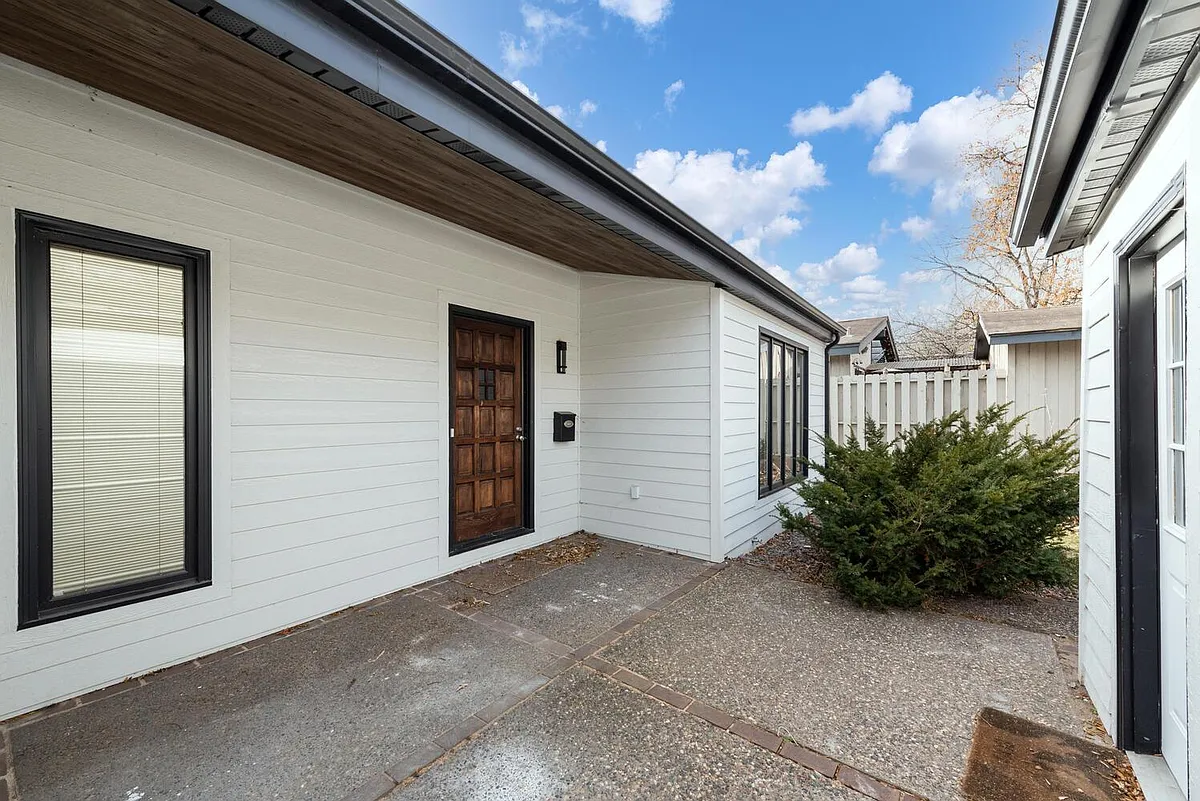 Building Photo - 5329 Interlachen Blvd