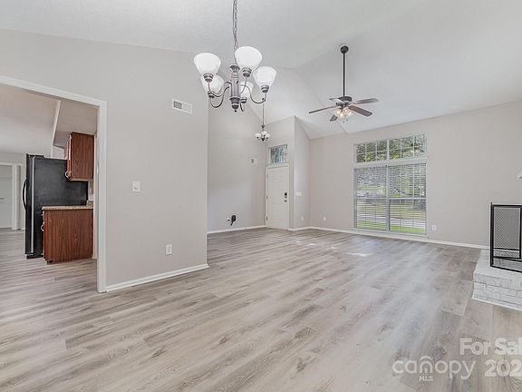 5th image of 3300 Sorrento Ct