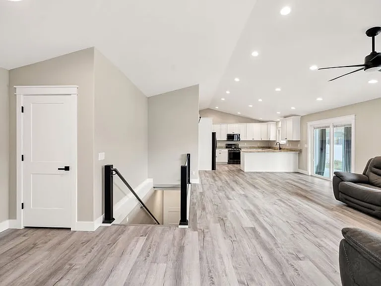 482 E Canyon Rim Rd — Photo 6
