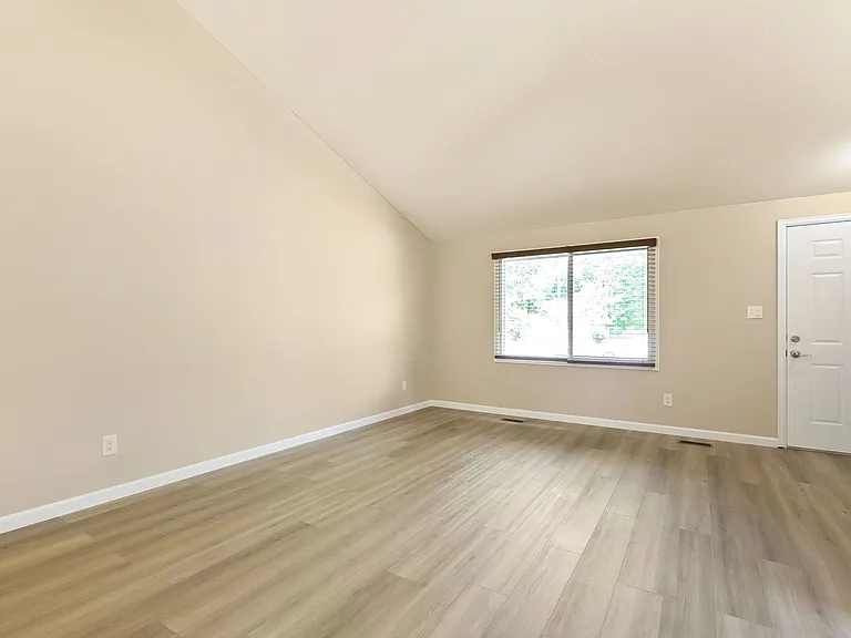 419 Albion Way — Photo 5