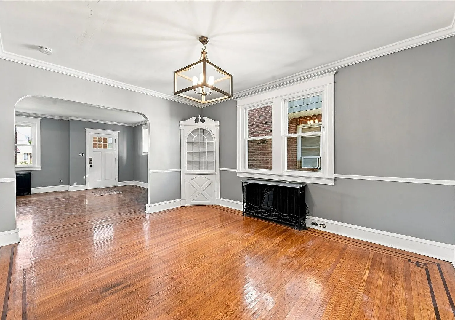 203 Barrett St — Photo 4