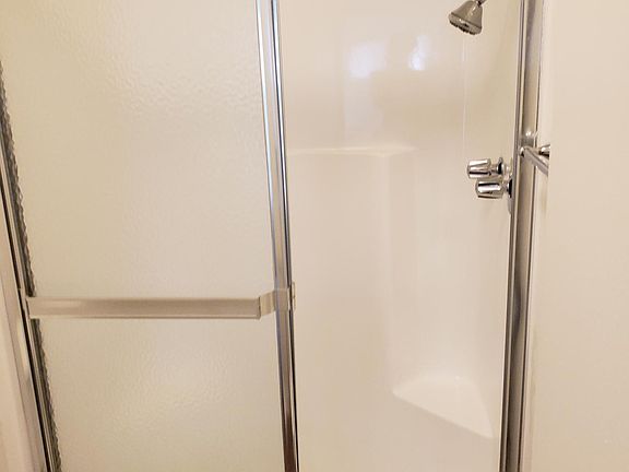 4th image of 324 E 20th St #8