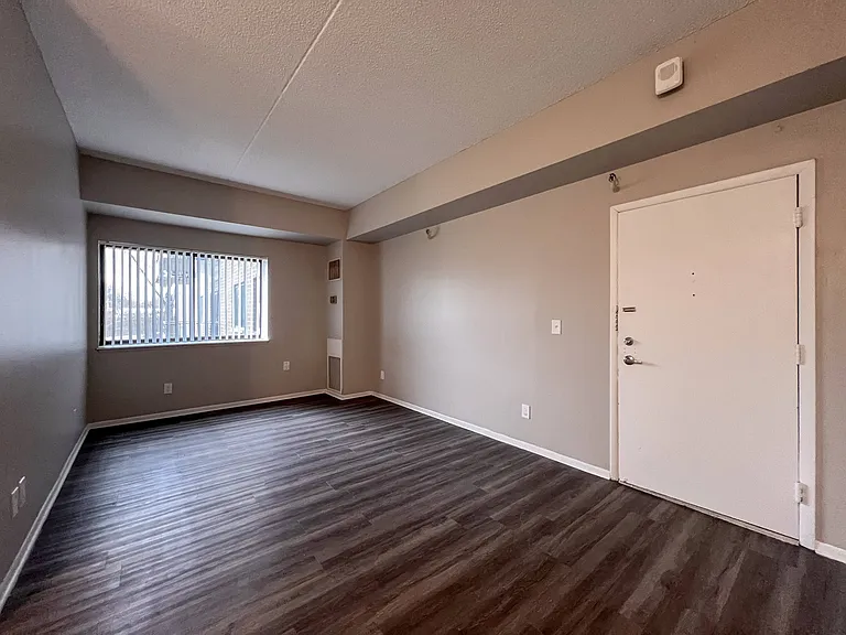 Huntington Green Apartments — Photo 71