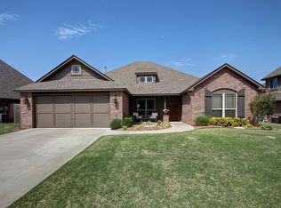 9302 N 95th Pl E, Owasso, OK 74055