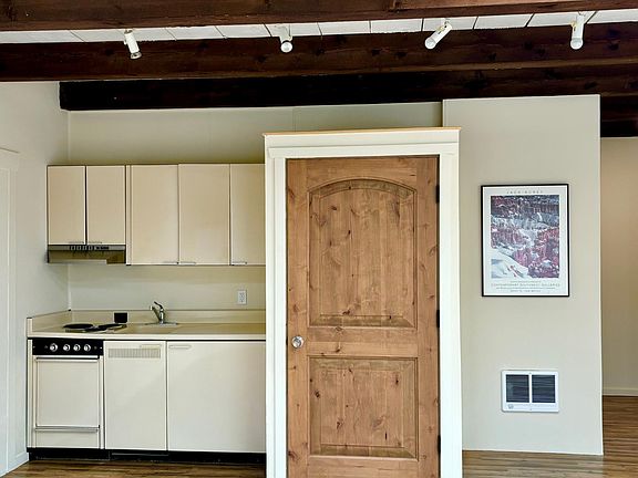 5th image of 1400 Maclovia St Suite 3