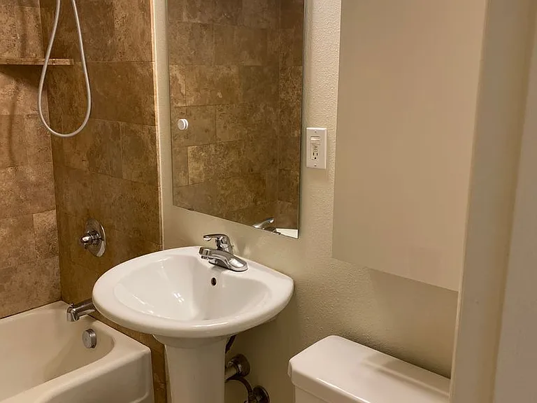 6617 N Greeley Ave #3 — Photo 23