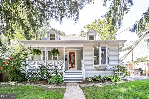 4038 Maple St Photo 1