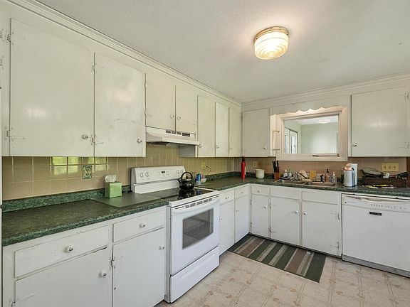 5th image of 126 Hodgdon Road