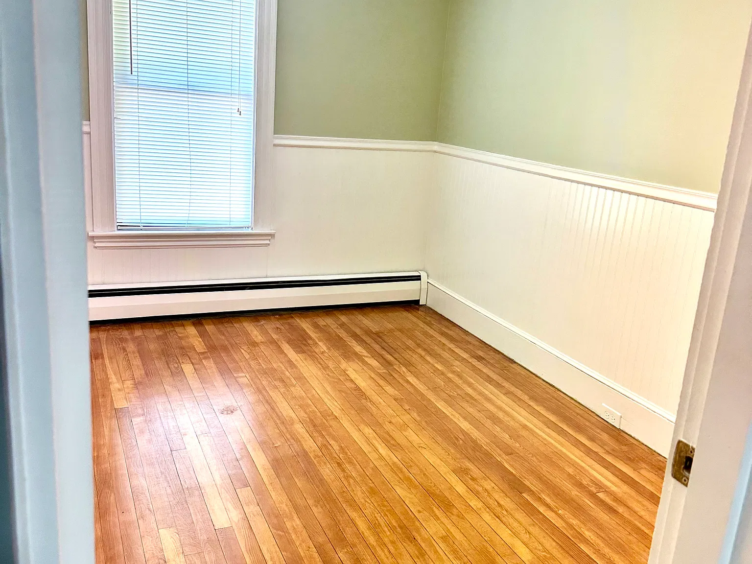 2 bed, $1,400 — Photo 4
