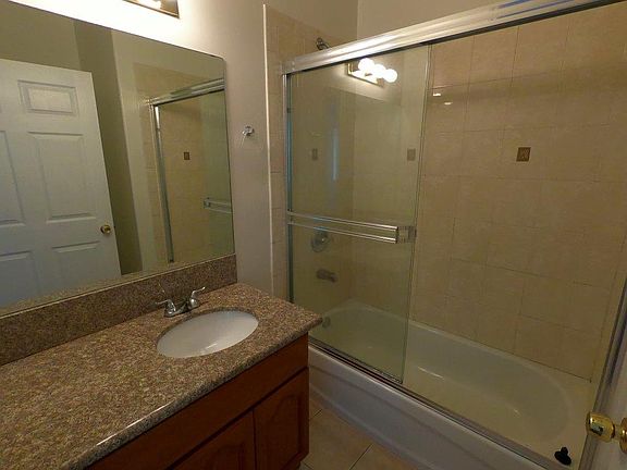5th image of 8745 Cedros Ave