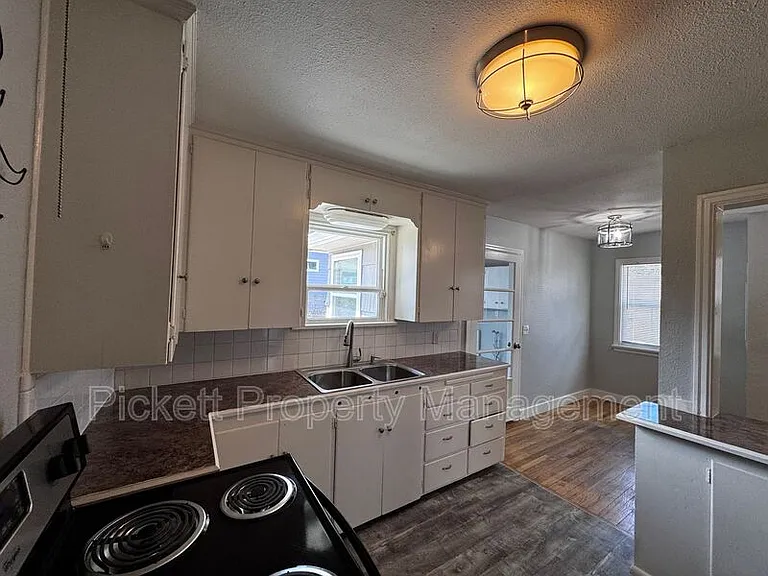 631 Bertha Ave — Photo 8