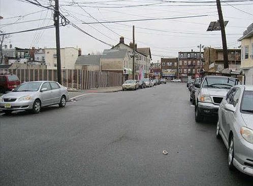 2nd image of 27 Smith St