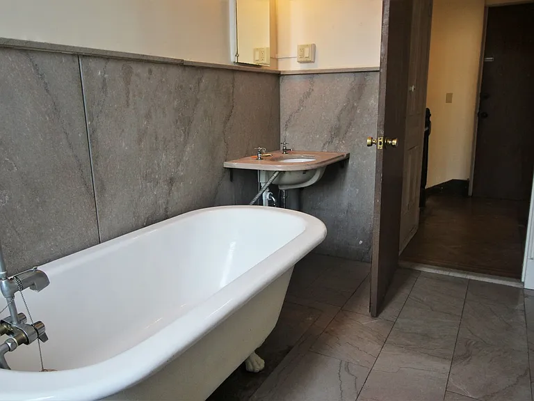 2125 Saint Paul St — Photo 14