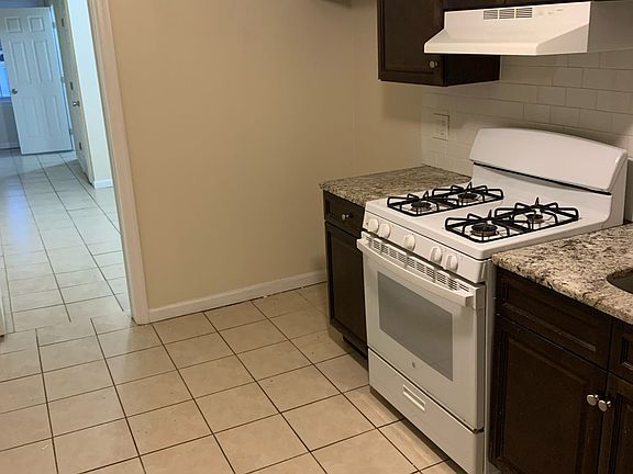 2nd image of 83 Market St APT 2