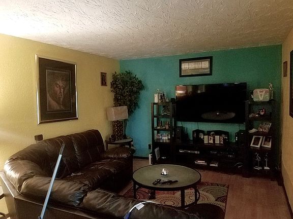 5th image of 1916 Carriage Ln