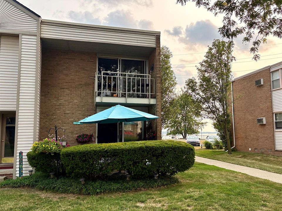 1669 Cass Lake Rd Unit D, photo 4