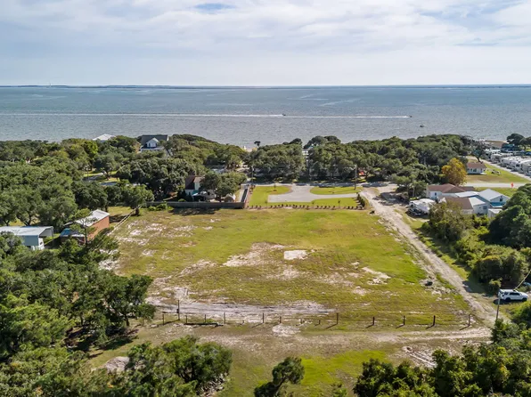 177 Huntley Road, Harkers Island, NC 28531