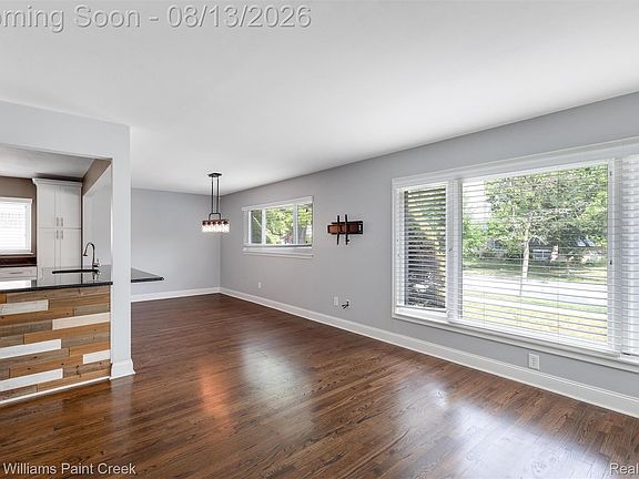2nd image of 706 E Windemere Ave