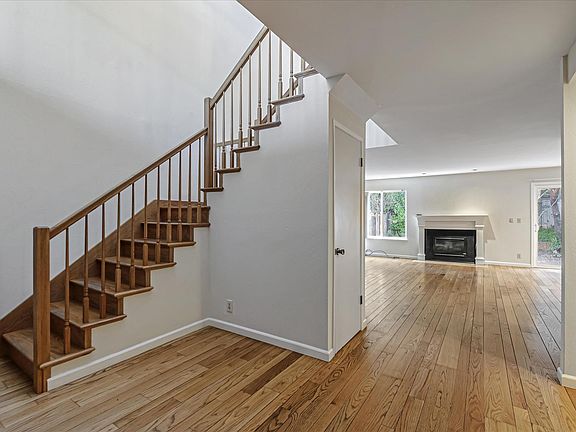 4th image of 137 New York Ave APT B