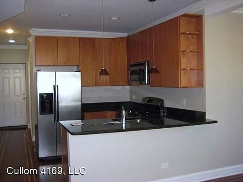 2nd image of 4169 W Cullom Ave #3