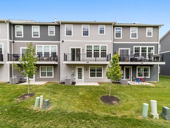 4th image of 7109 Adalene Ln