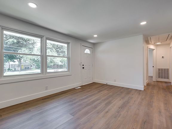 4th image of 4127 Edwards Ave