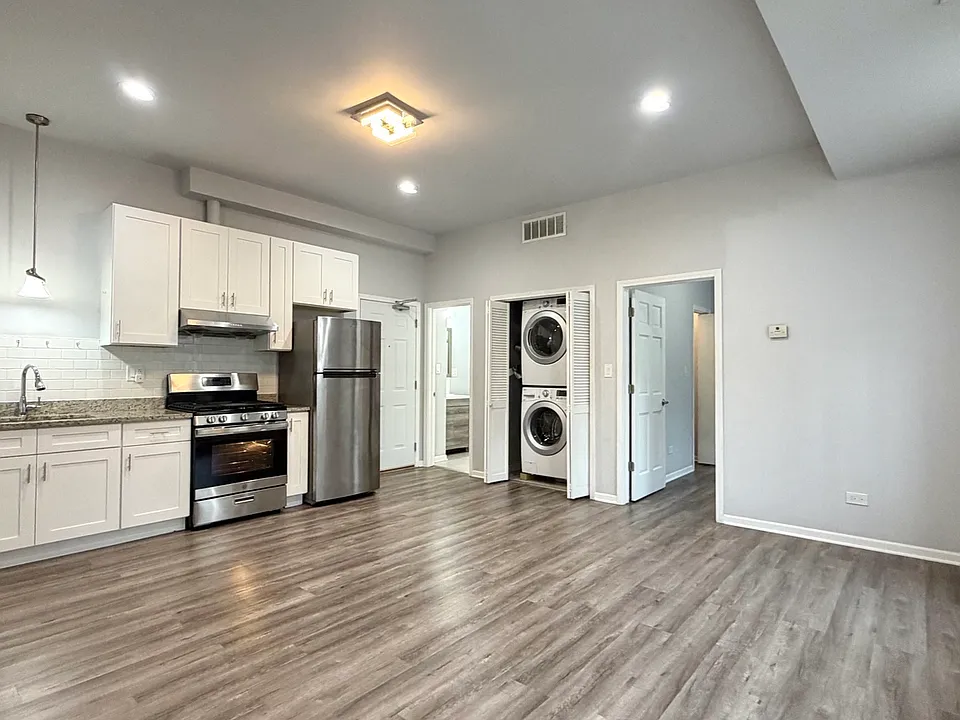 2899 S Archer Ave #2F