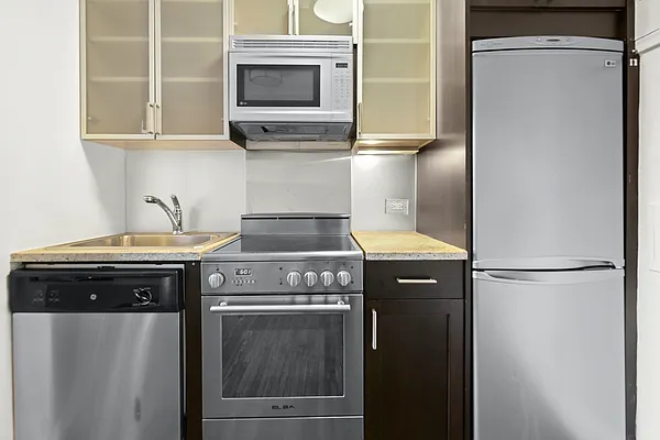 Rented by Stonehenge NYC LLC | media 4