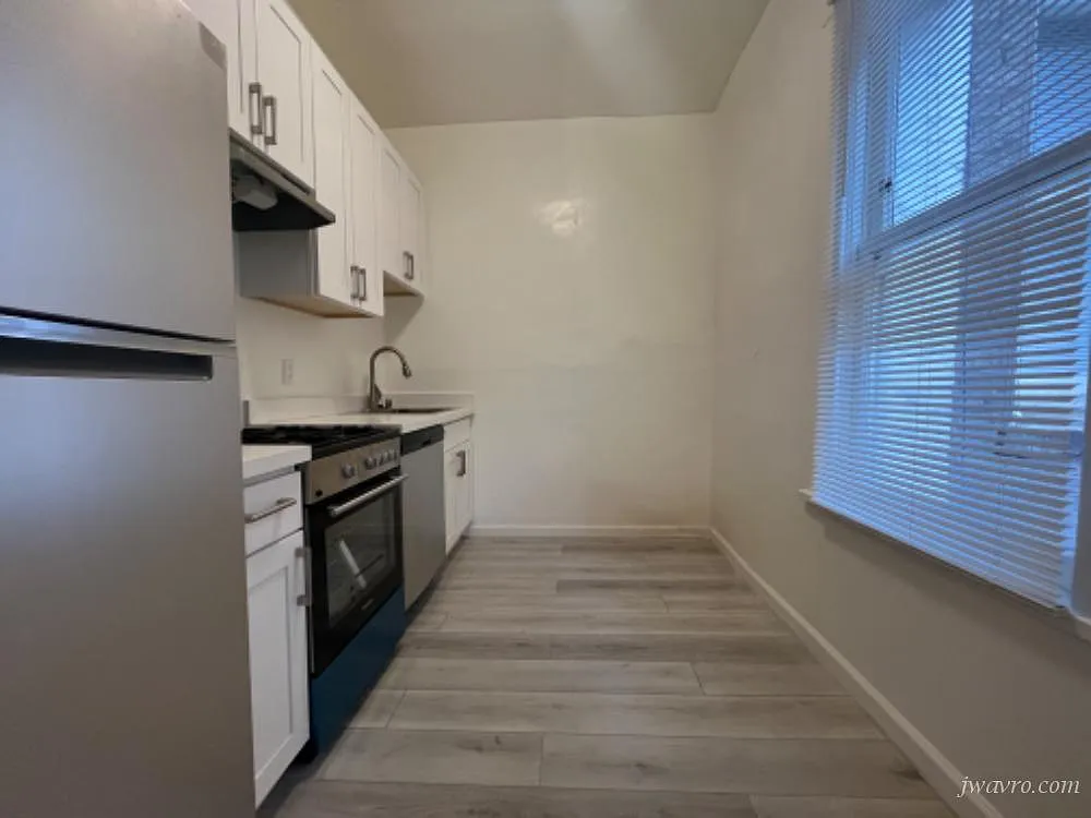 Building Photo - 241 Leavenworth St #5