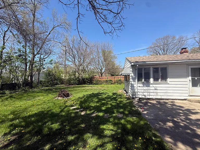 532 Hudson St — Photo 11