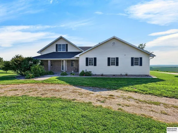 5601 Grace Ln, Lincoln, NE 68527
