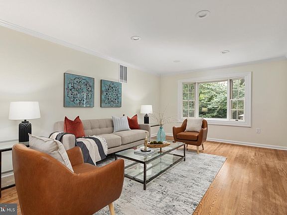 5th image of 9927 Barnsbury Ct