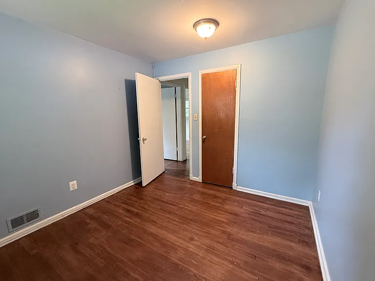 503 Gibson Dr SW — Photo 4
