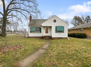 902 Sylvan Ln, South Bend, IN 46619