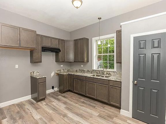 5th image of 211-1 E Yeagua St