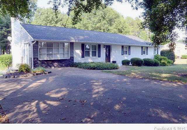 1st image of 106 Castlewood Dr