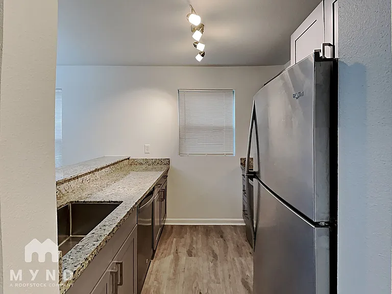 9805 Avondale Rd NE #L138 — Photo 6