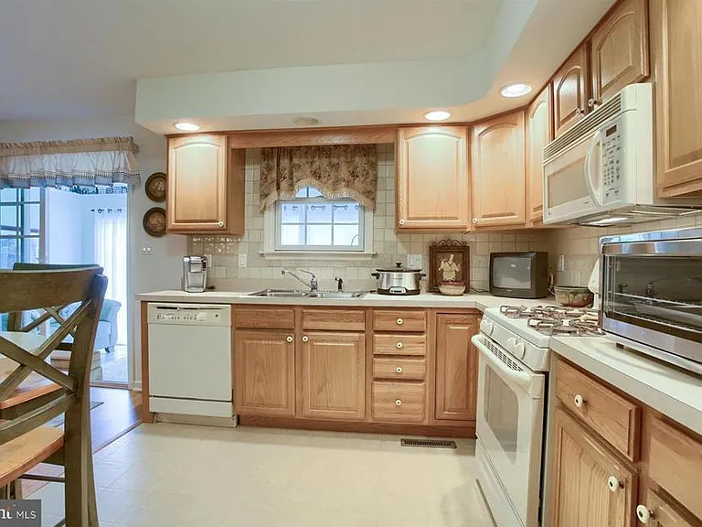 59 Keefer Way — Photo 11