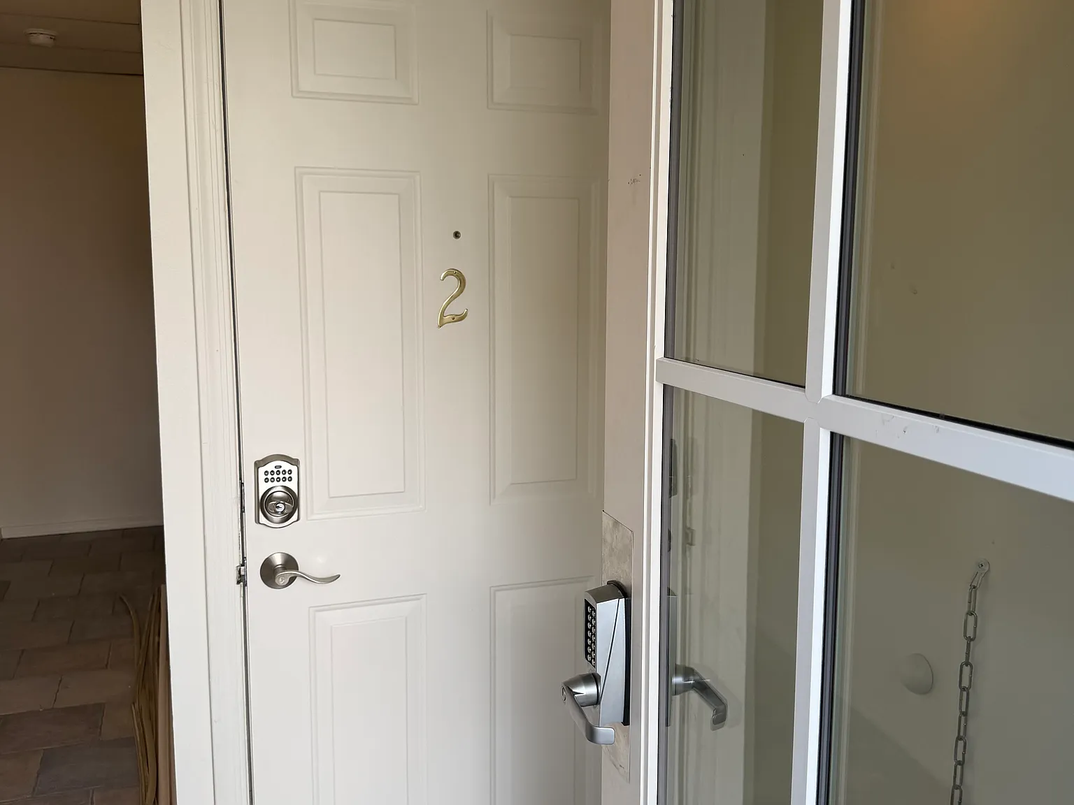 2 bed, 1000 sqft, $2,400 — Photo 2