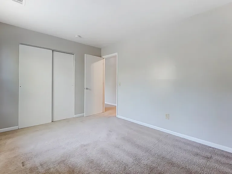 Vista Pointe Apartments — Photo 14