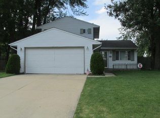 452 Carol Ln, Elyria, OH