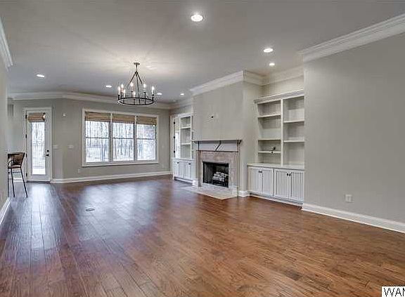4th image of 5089 Yorkshire Ln